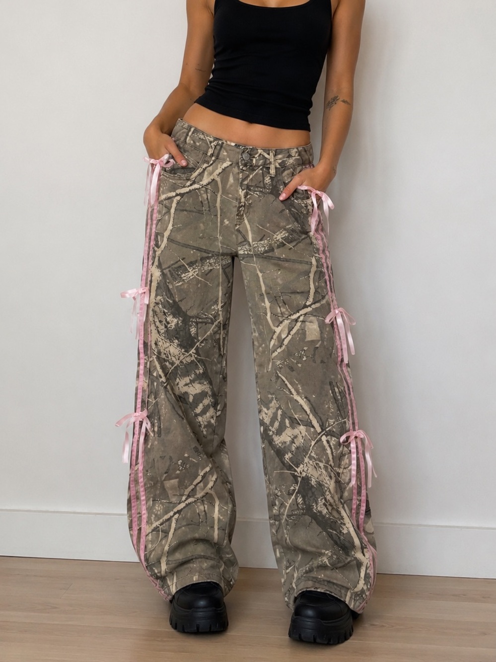 LOVE SOHO Real Tree Camo Straight Leg Pants Pink Ribbon Bow Detail Size 9
